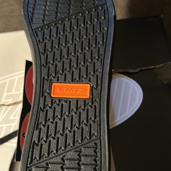 Lugz - Picture 4 of 7